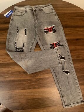 ROMWE Distressed Jeans - NWT!